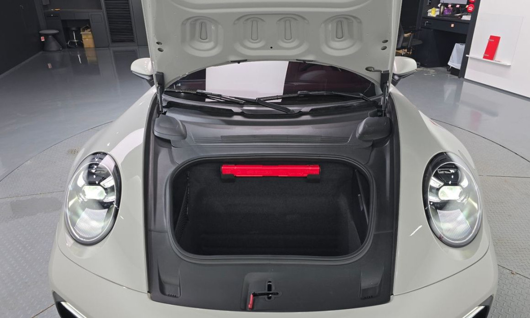 Porsche 911 Carrera, 2024