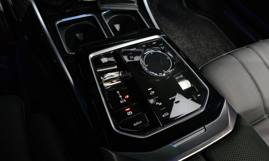 BMW 7-Series 740d xDrive M Sport, 2025