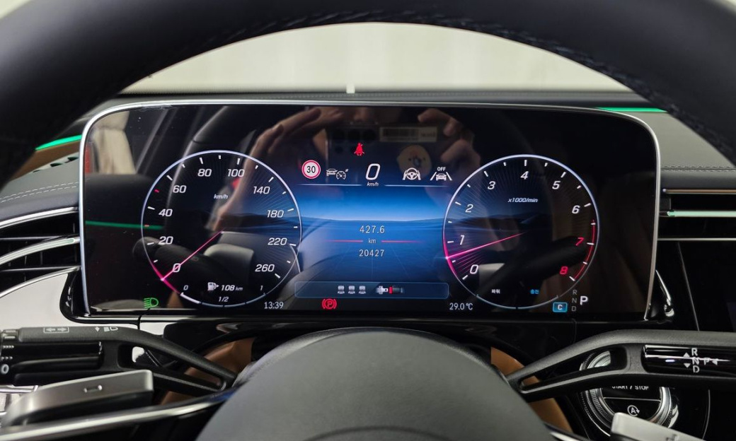 Mercedes-Benz E-Class E300 4MATIC Exclusive, 2024