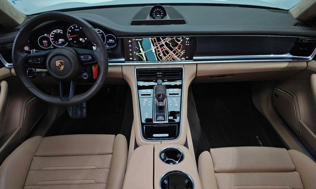 Porsche Panamera 4.0 GTS, 2023
