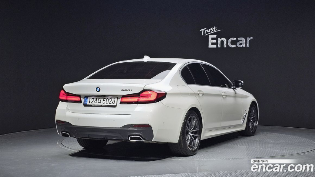 BMW 5-Series 520i M Sport, 2022