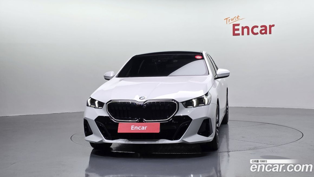 BMW 5-Series 530i xDrive M Sport, 2025