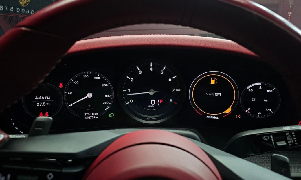 Porsche 911 Carrera 4, 2022