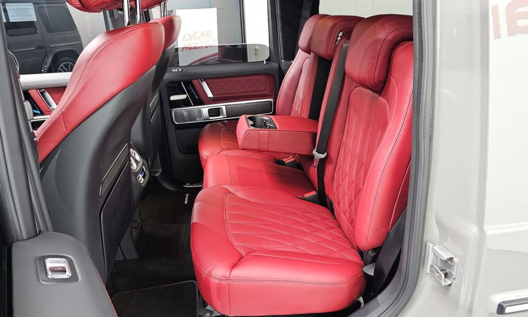 Mercedes-Benz G-Class G450d Manufaktur, 2025