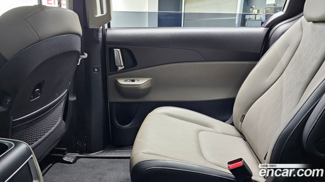 Kia Carnival 9-Seater Prestige, 2025