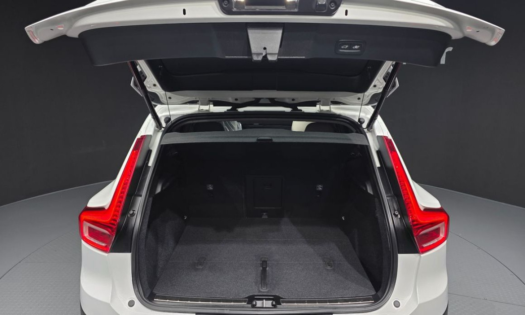 Volvo XC40 B4 Ultra Bright, 2025