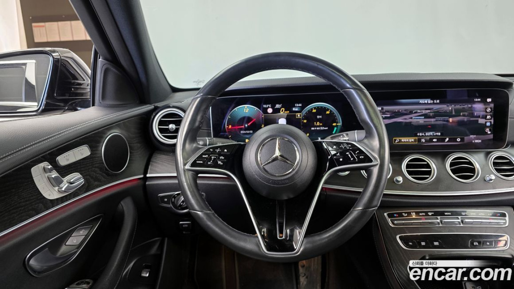 Mercedes-Benz E-Class E250 AMG Line, 2023