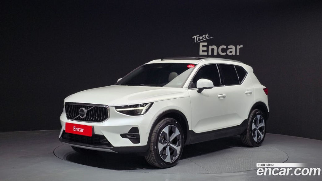 Volvo XC40 B4 Ultra Bright, 2025