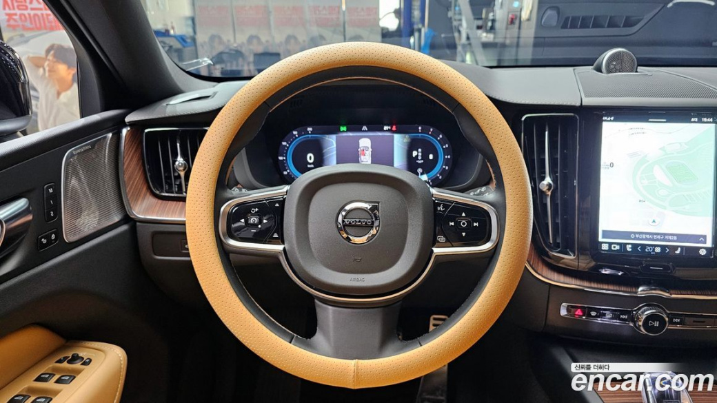 Volvo XC60 B6 Ultimate Bright, 2024