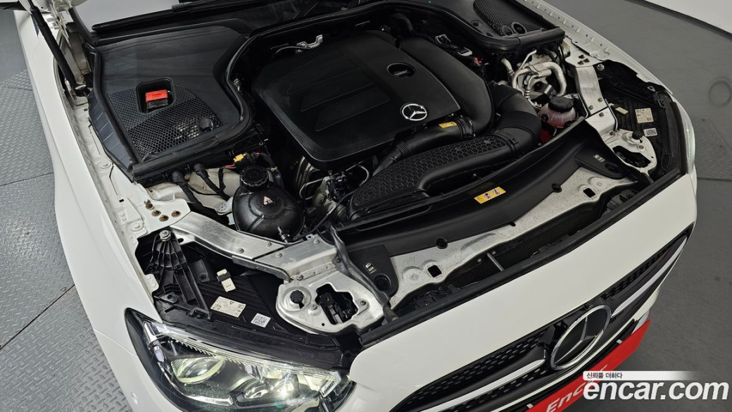 Mercedes-Benz E-Class E350 4MATIC AMG Line, 2022