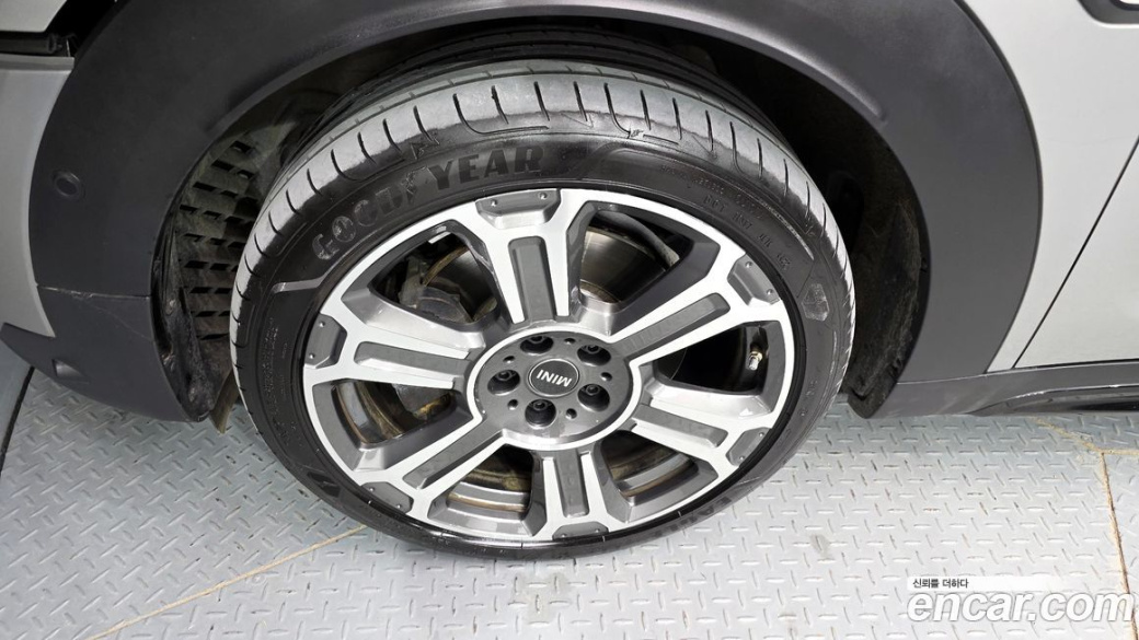 Mini Countryman ALL4 Classic Launch Pack, 2023