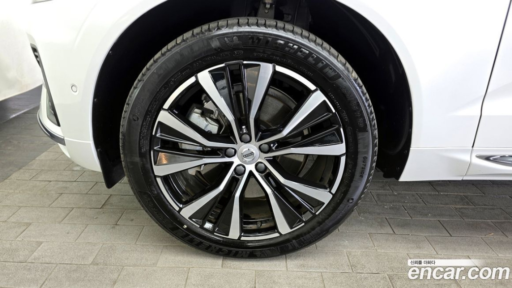 Volvo XC60 B6 Ultimate Bright, 2024