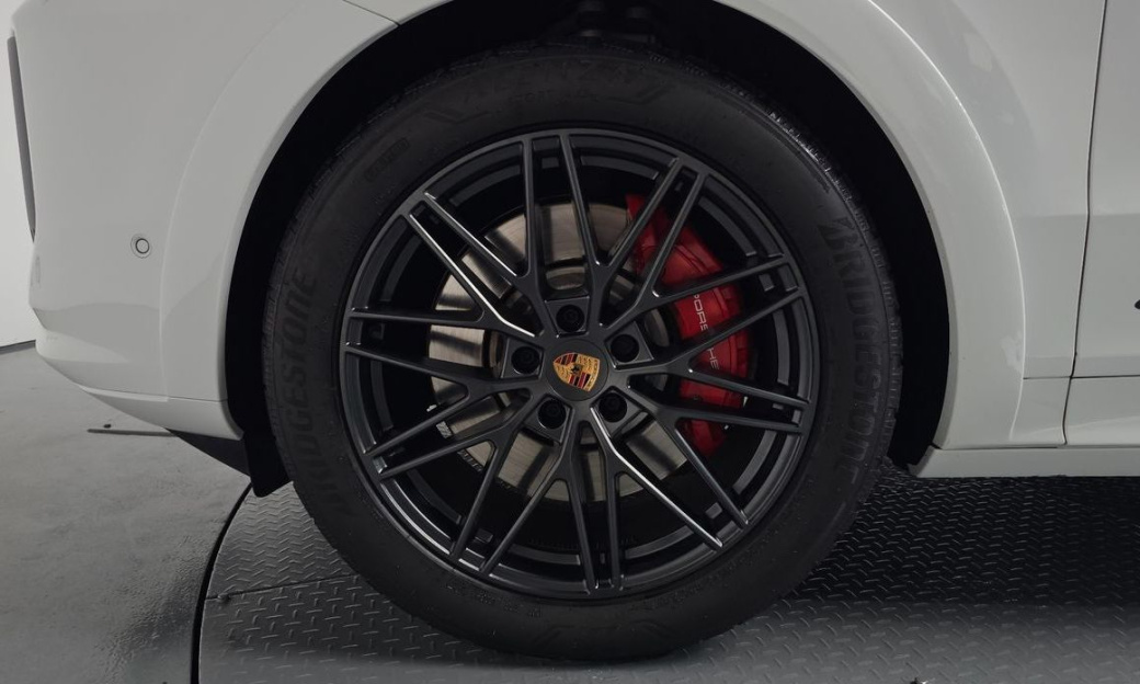 Porsche Cayenne 4.0 GTS, 2025