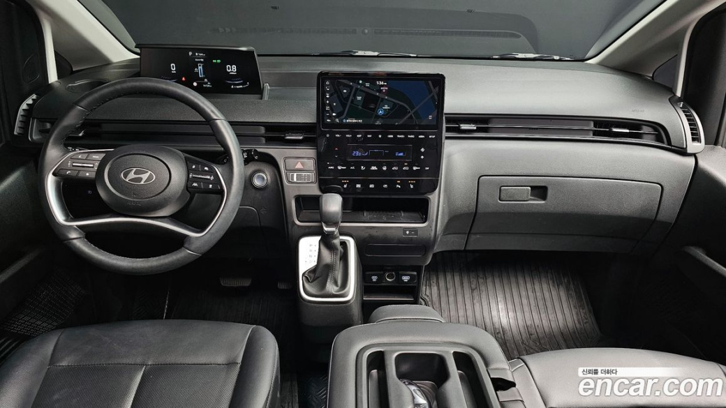 Hyundai Staria Tourer 9-Seater, 2025