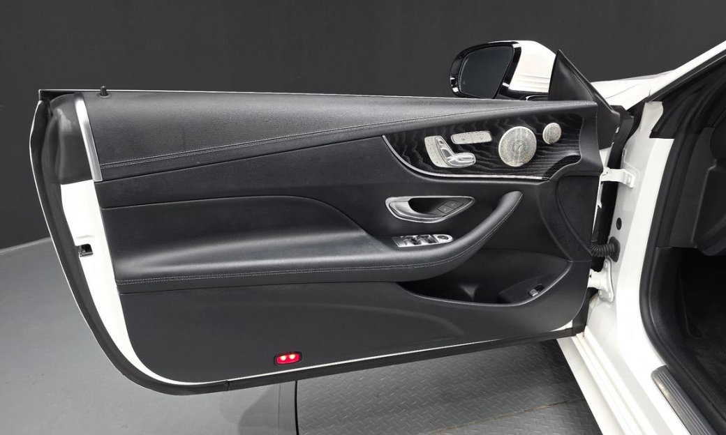 Mercedes-Benz E-Class E300d 4MATIC Coupe, 2022