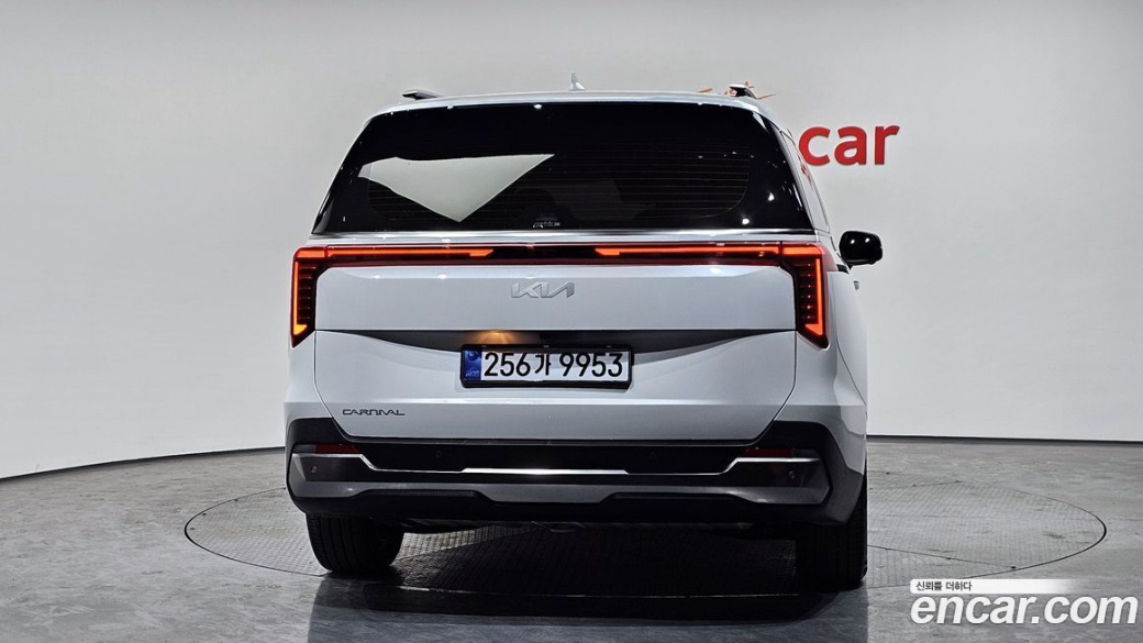 Kia Carnival 9-Seater Signature, 2025