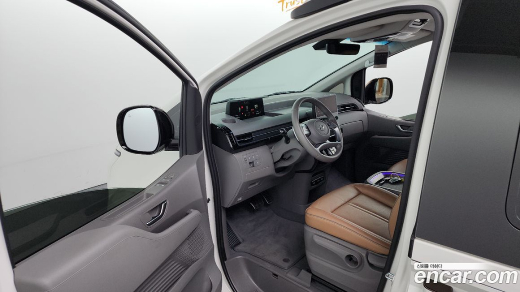 Hyundai Staria 2WD Camping Car, 2024
