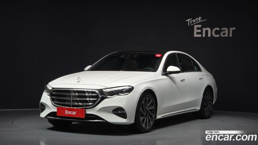 Mercedes-Benz E-Class E300 4MATIC Exclusive, 2026