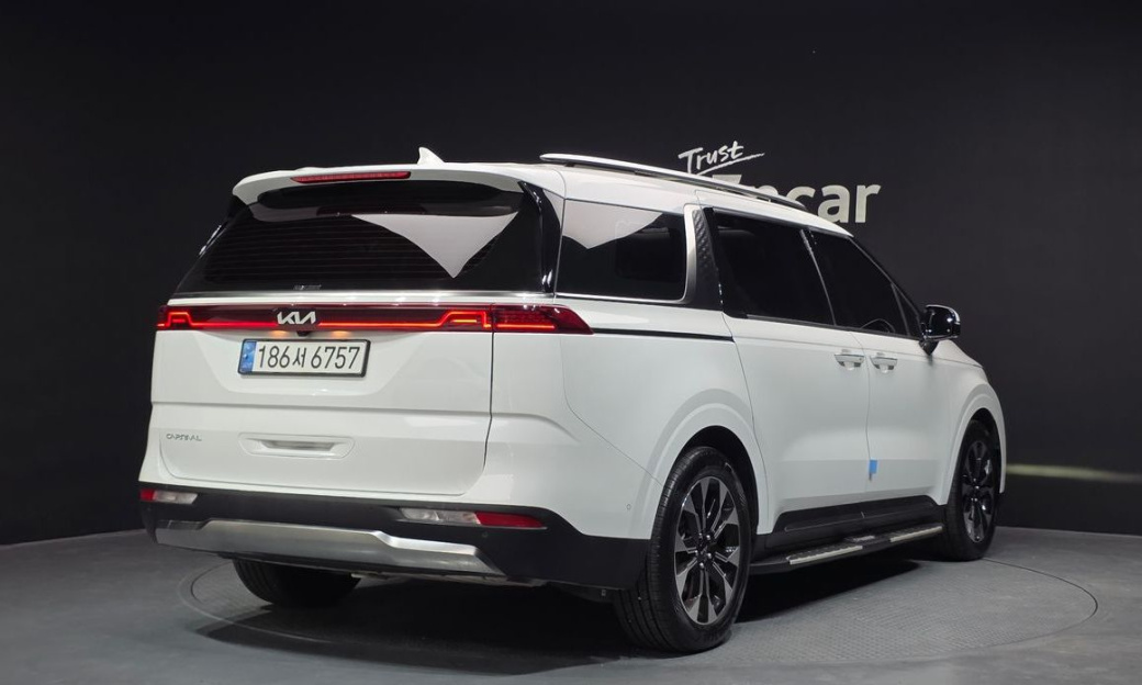 Kia Carnival 9-Seater Signature, 2023