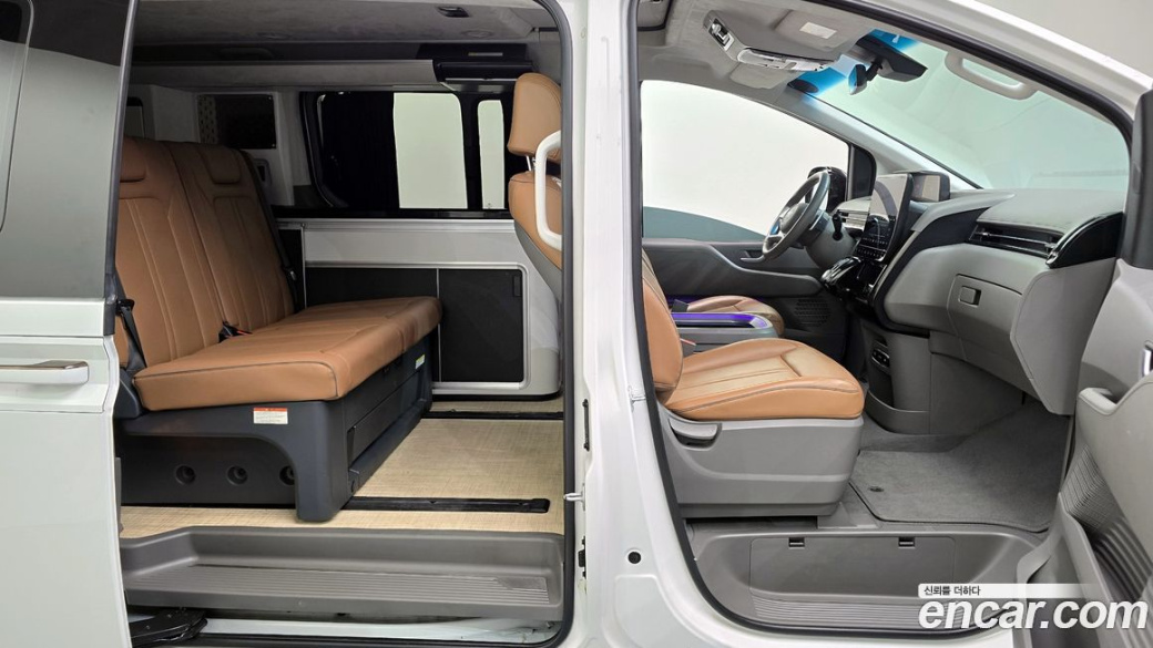 Hyundai Staria 2WD Camping Car, 2024