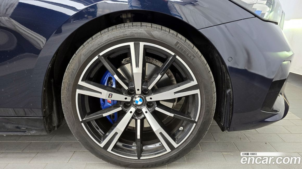 BMW 5-Series 530i xDrive M Sport, 2024
