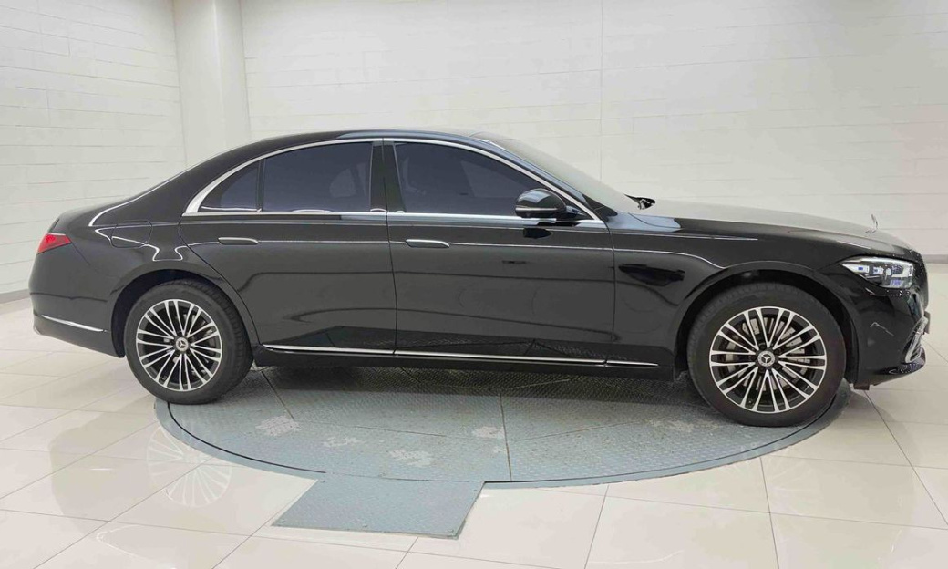 Mercedes-Benz S-Class S350 d 4MATIC, 2025