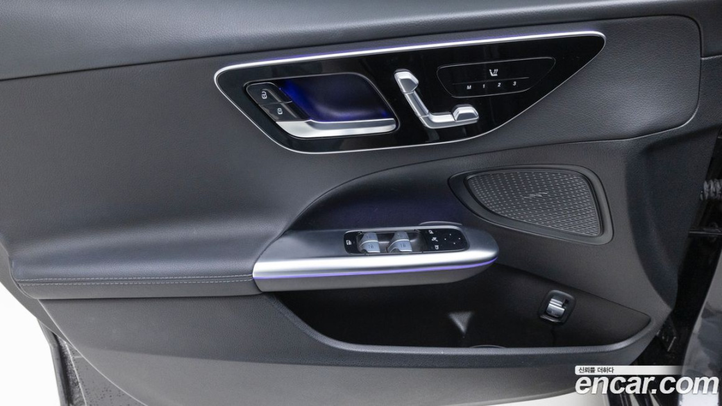Mercedes-Benz C-Class C300 4MATIC Avantgarde, 2023