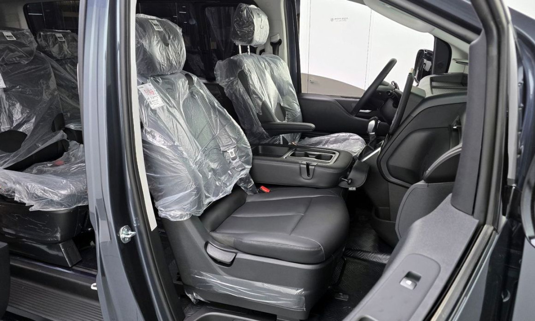 Hyundai Staria Tourer 11-Seater, 2024