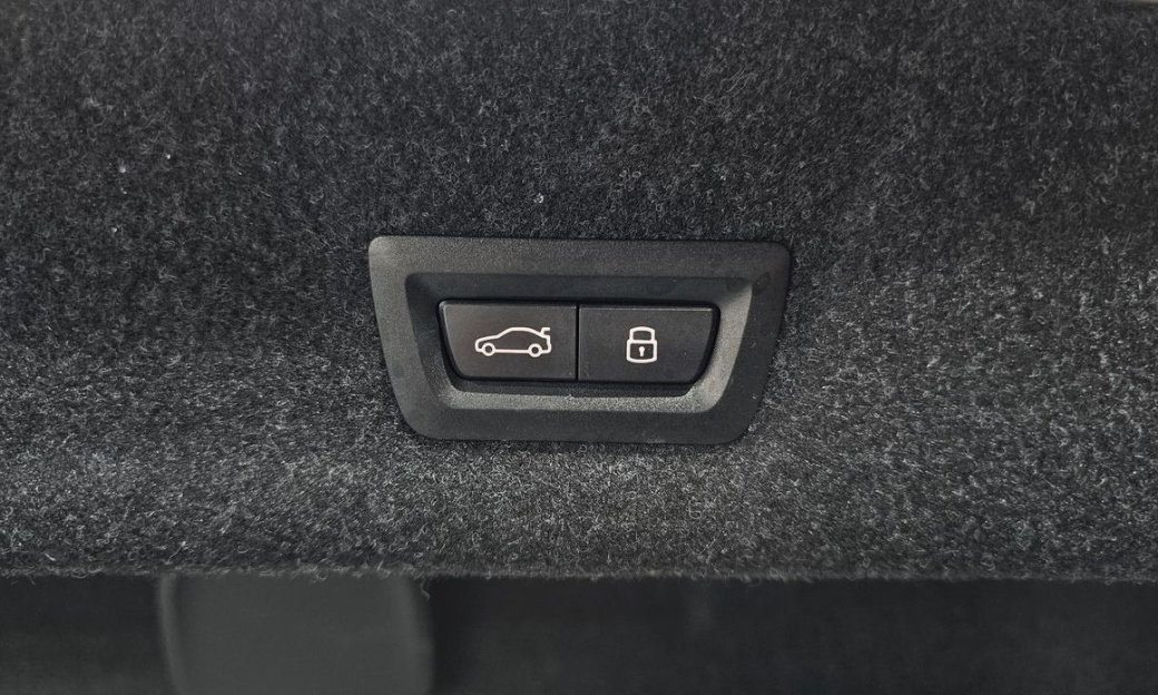 BMW 3-Series 320i M Sport, 2024