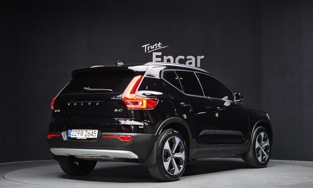 Volvo XC40 B4 Ultimate Bright, 2024