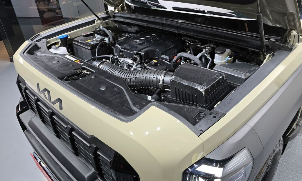 Kia Tasman 2.5T Gasoline 4WD, 2026