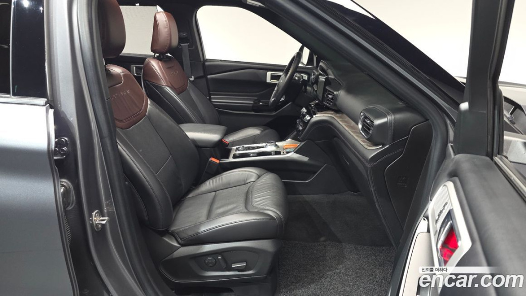 Ford Explorer 3.0 Platinum 4WD, 2022