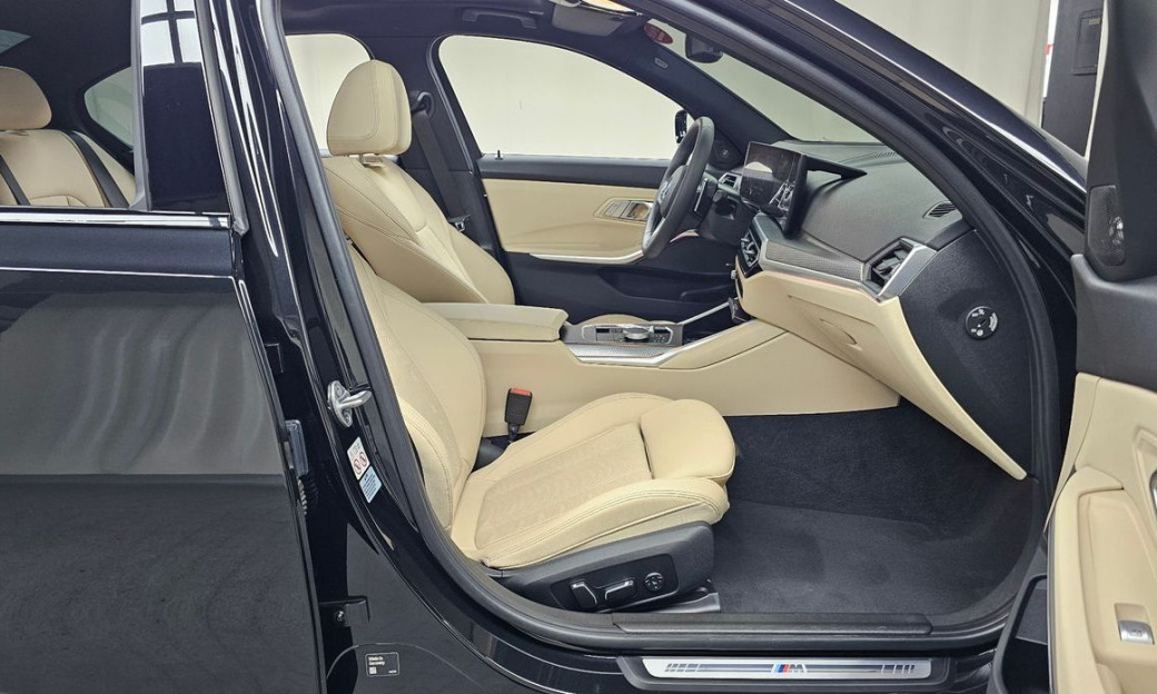 BMW 3-Series 320i M Sport, 2024