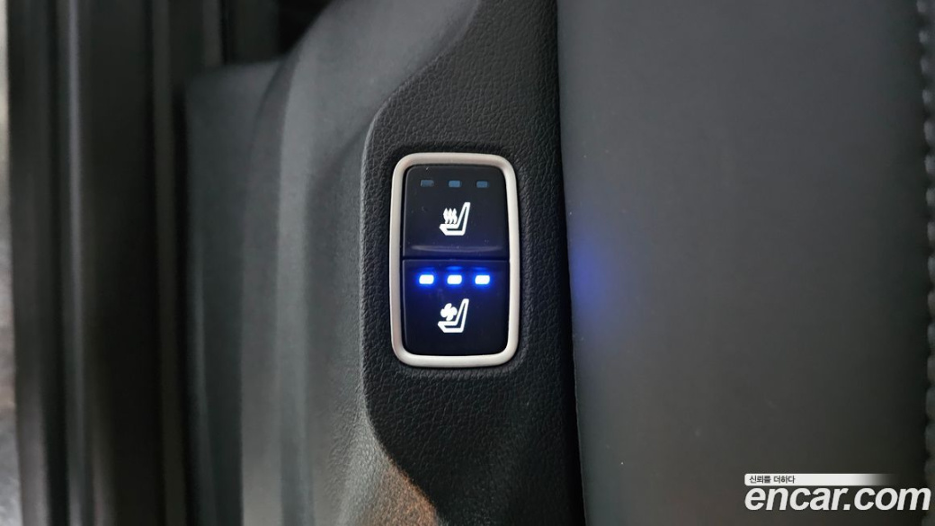 Hyundai Staria 4WD Lounge 9-Seater, 2022