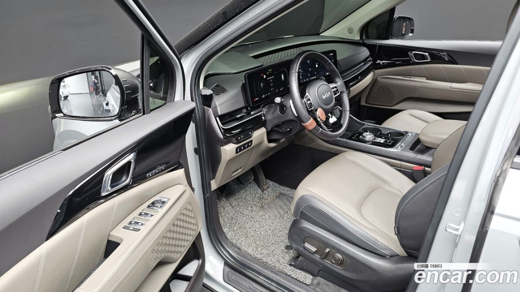 Kia Carnival 9-Seater Gravity, 2025