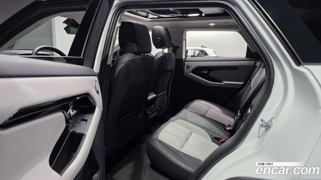 Land Rover Range Rover Evoque P250 Dynamic SE, 2024
