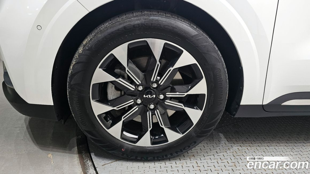 Kia Carnival 9-Seater Signature, 2023