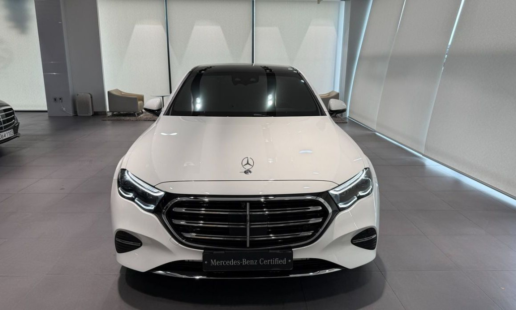 Mercedes-Benz E-Class E300 4MATIC Exclusive, 2025