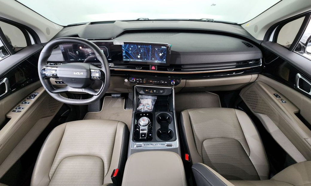 Kia Carnival 9-Seater Signature, 2025