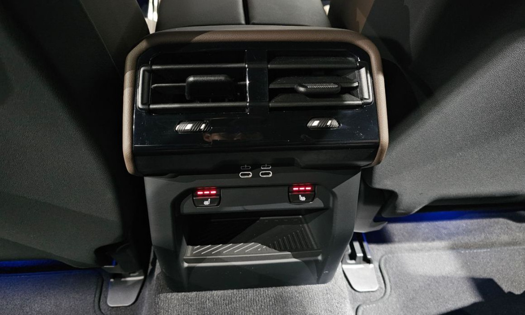 BMW 5-Series 520i M Sport, 2025