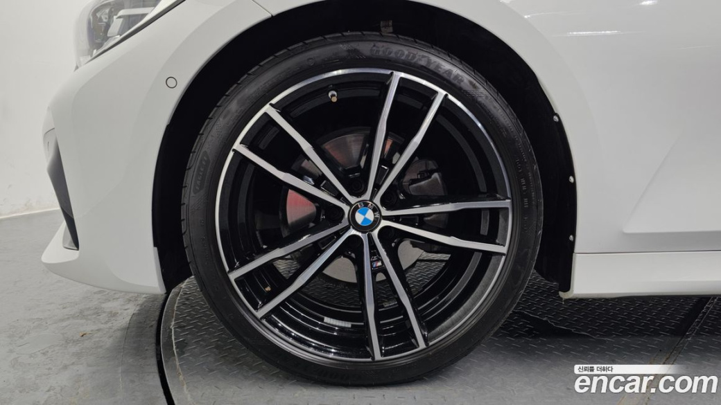 BMW 3-Series 320i M Sport, 2022