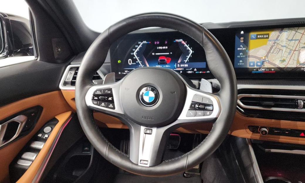 BMW 3-Series 320i M Sport, 2024