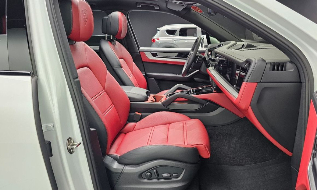 Porsche Cayenne 3.0, 2025