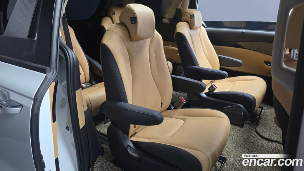 Kia Carnival 9-Seater Noblesse, 2023