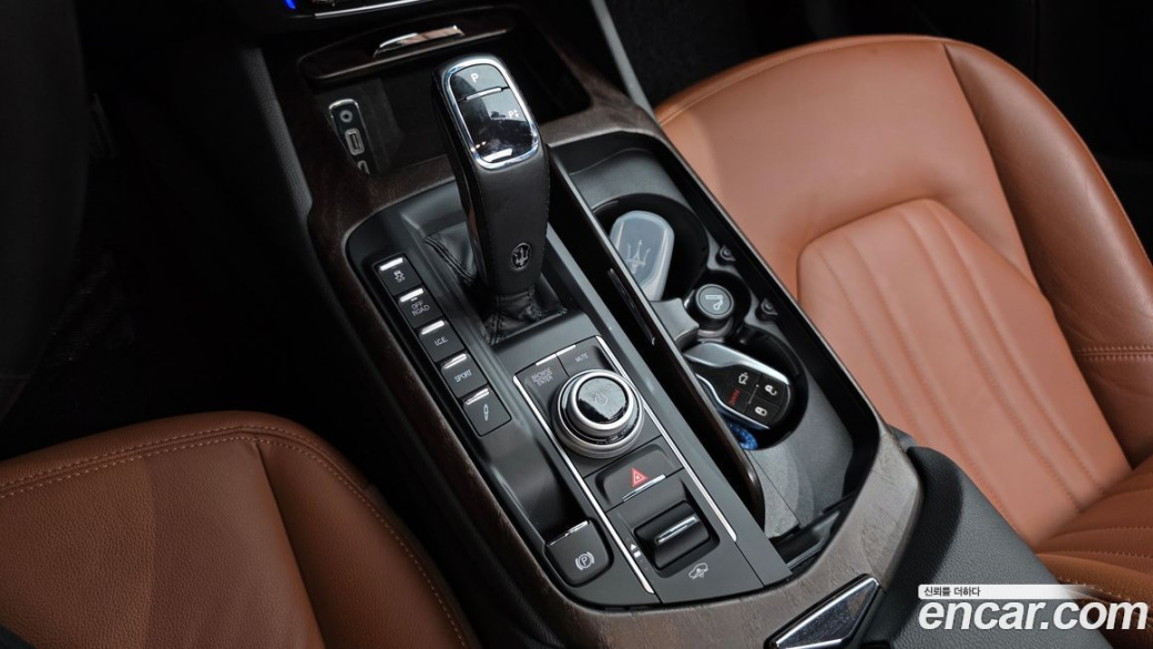 Maserati Levante 2.0 GT AWD, 2022
