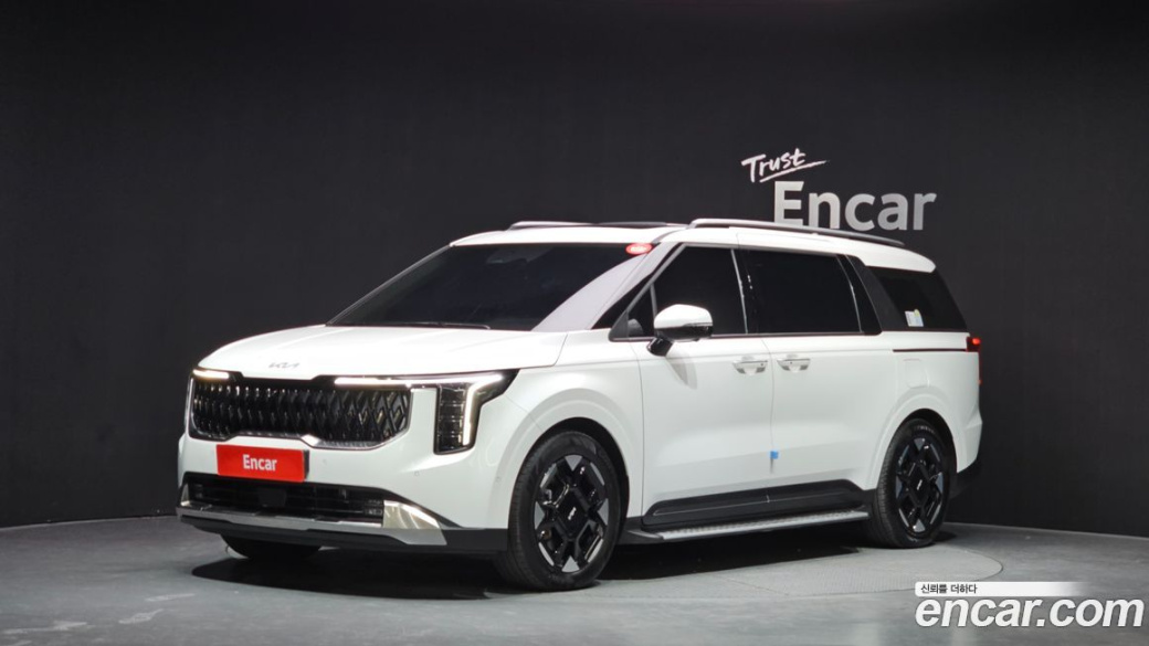 Kia Carnival 7-Seater Signature, 2024
