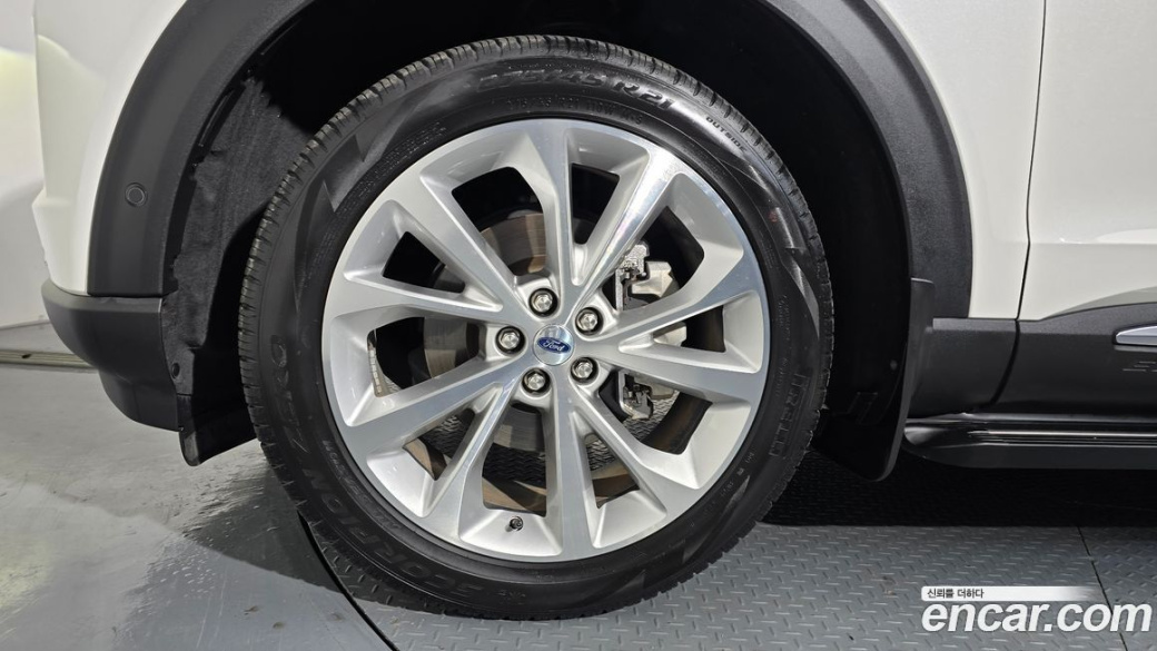Ford Explorer 3.0 Platinum 4WD, 2023