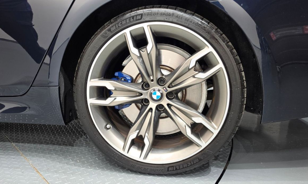 BMW 5-Series M550i xDrive, 2022