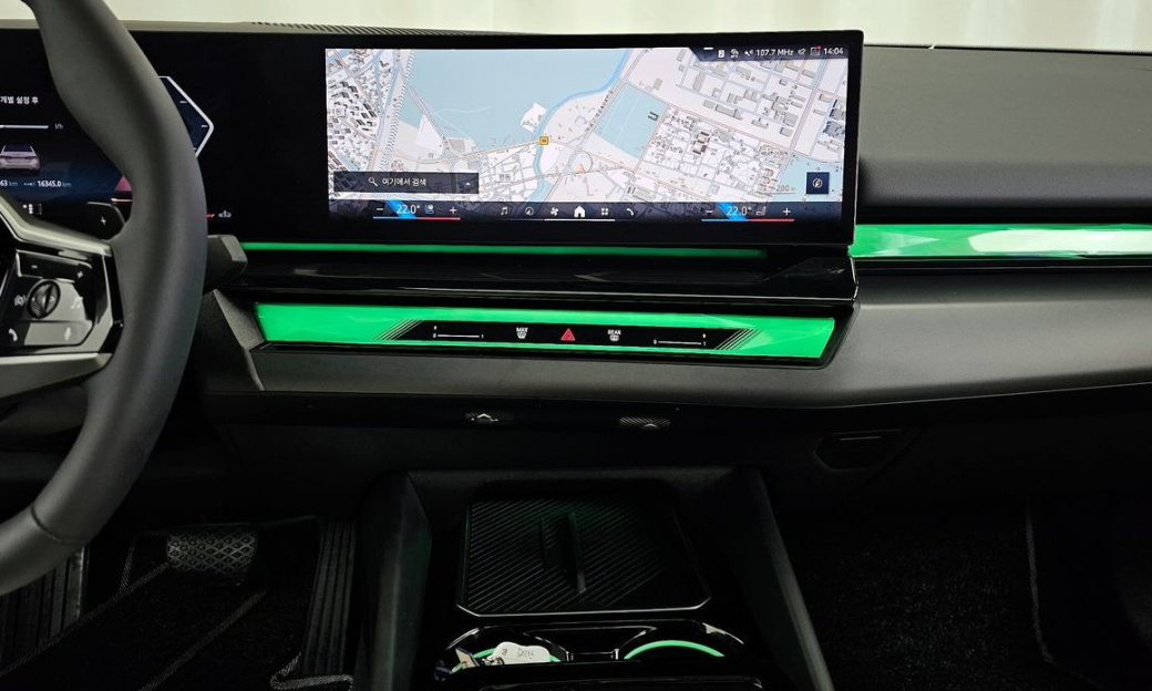 BMW 5-Series 520i, 2025