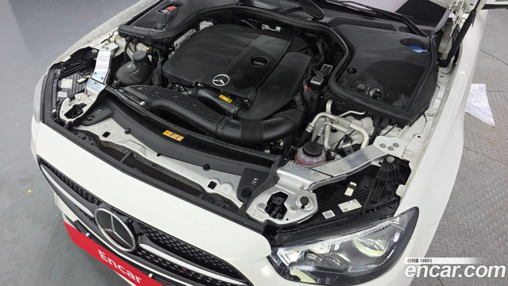 Mercedes-Benz E-Class E350 4MATIC AMG Line, 2022